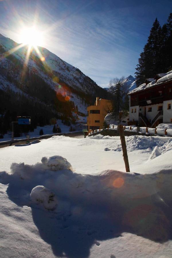 Rifugio Galtuer - Die 2 Ferienhaeuser Exterior photo